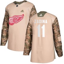 Youth Adidas Detroit Red Wings Filip Zadina Camo Veterans Day Practice Jersey - Authentic
